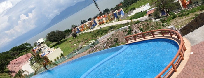 Senderos del Lago is one of สถานที่ที่ Carlos ถูกใจ.