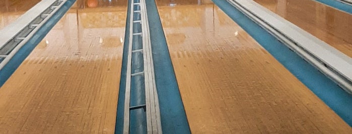 Winter Clove Bowling Alley is one of Cairo.