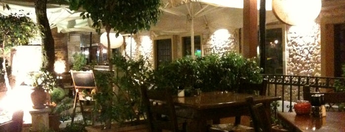 Alana Restaurant is one of Crète : best spots.