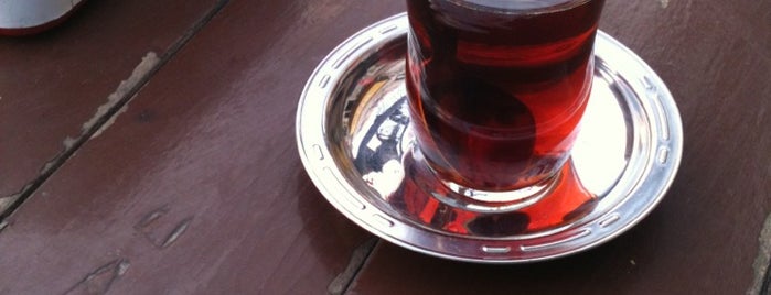 Meşhur Sahil Kokoreç is one of Posti che sono piaciuti a Mert.
