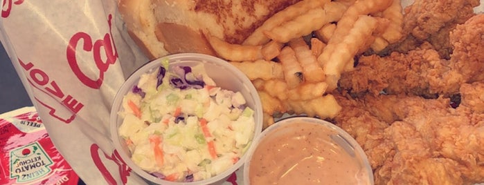 Raising Cane's Chicken Fingers is one of Locais curtidos por Ray.