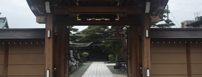 法華寺 is one of 寺社.