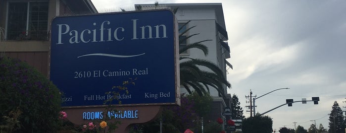 Pacific Inn is one of Locais curtidos por Eric.