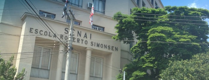 Escola SENAI "Roberto Simonsen" is one of Lugares favoritos de Julio.