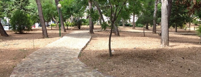 Parque Del Poligono is one of Tempat yang Disukai Javier.
