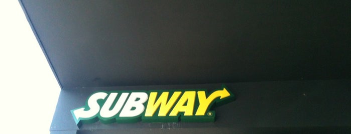Subway is one of Comida 24h.