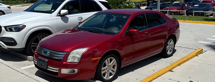 Mercedes-Benz of Ft. Lauderdale is one of Adolfo : понравившиеся места.