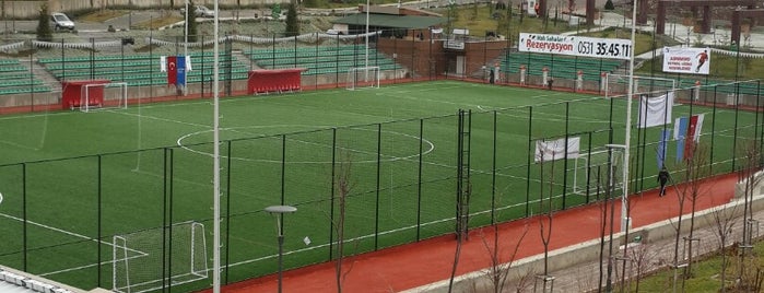 Çınar Spor Tesisi is one of Lugares favoritos de Sadık.