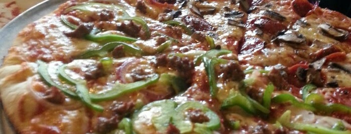 Shakespeare's Pizza is one of Christina 님이 좋아한 장소.