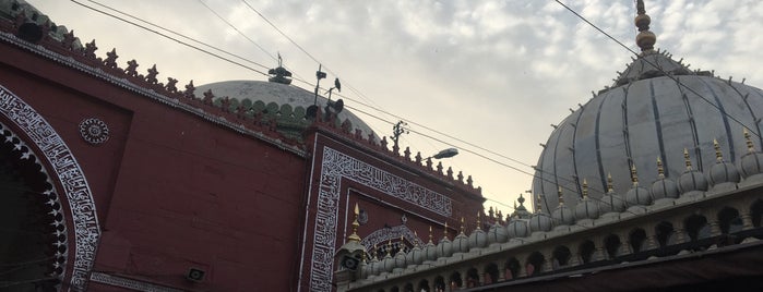 Hazrat Nizamuddin Aauliya Dargah is one of Delhi.