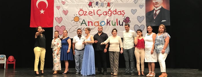 Adana Büyükşehir Belediye Tiyatrosu is one of Selcanさんのお気に入りスポット.
