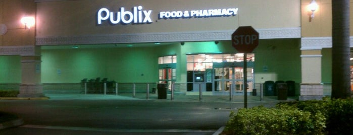 Publix is one of Emilyさんのお気に入りスポット.