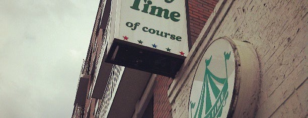 Queens Boulevard is one of Lieux sauvegardés par Kimmie.