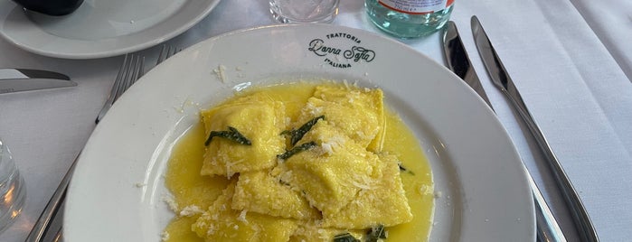 La Trattoria Di Donna Sofia is one of Hier wil ik nog wel eens eten.