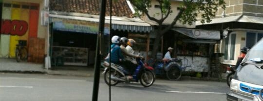 Bakso Balungan & Mie Ayam "Pak Man Solo" is one of Top 10 favorites places in Pekalongan, Indonesia.