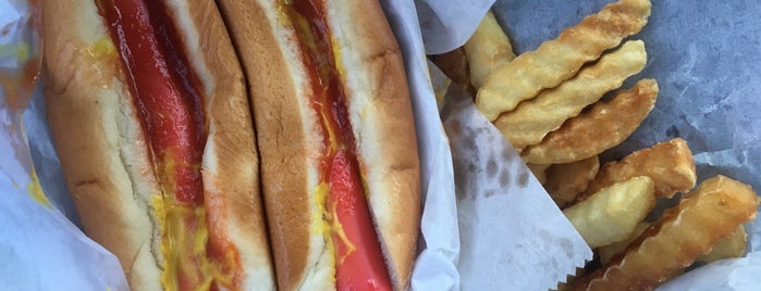 Odell's Sandwich Shop is one of Carolina Hotdogs.