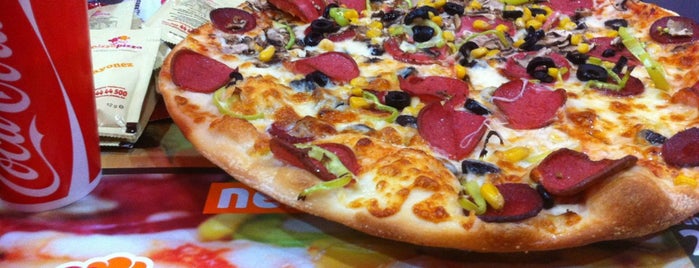 Terra Pizza is one of Tempat yang Disukai MUTLU.