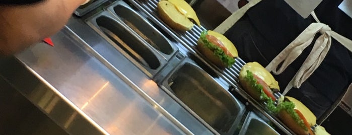 Burger Chef is one of Orte, die Fawaz gefallen.
