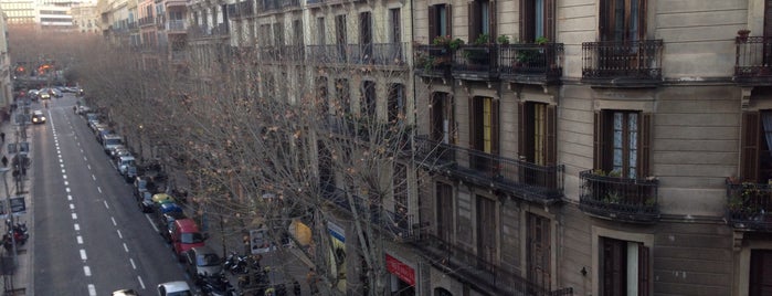 Yurbban Trafalgar Hotel is one of Brenna'nın Beğendiği Mekanlar.