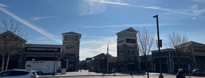 Norfolk Premium Outlets is one of Norfolk+Hampton.