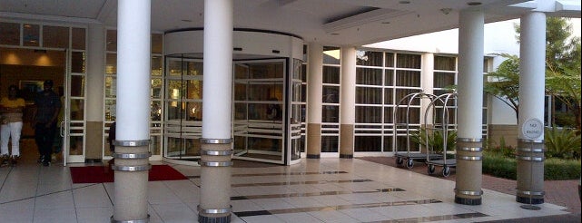 Garden Court Sandton City is one of Sabrinaさんのお気に入りスポット.