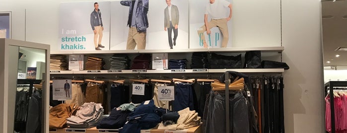 GAP is one of Enriqueさんのお気に入りスポット.