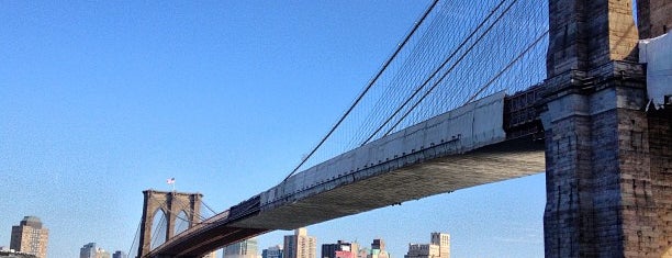Brooklyn Bridge Park is one of Lugares favoritos de court3nay.