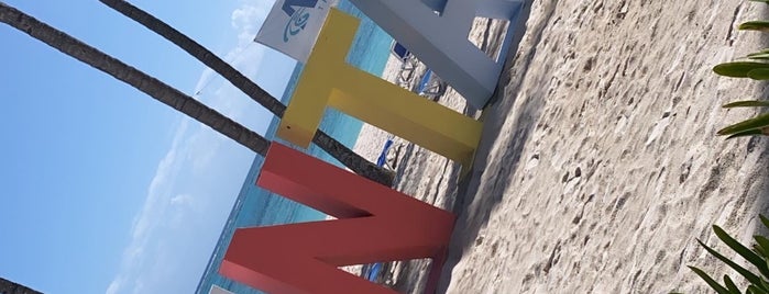Beach is one of Posti che sono piaciuti a Pato.
