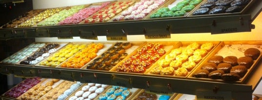 Ze Donats | The Donuts is one of Locais curtidos por Ieva.