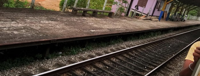 Hindeniya Pattigoda Railway Station is one of On the way to Colombo.