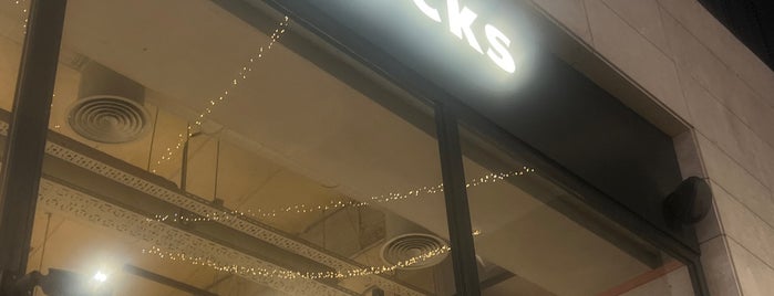 Starbucks is one of Gittiğim Yerler2.