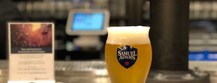 Samuel Adams Brewery is one of John'un Beğendiği Mekanlar.