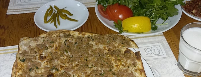 Şahin Restaurant is one of Locais curtidos por Caner.