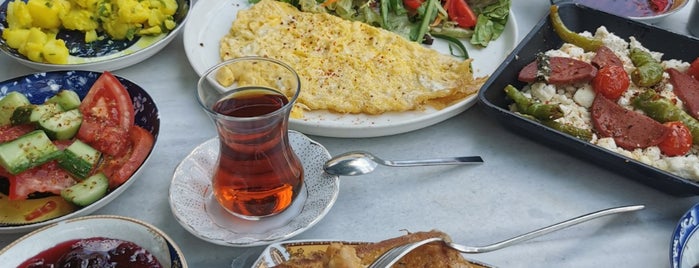 Firuze Kahve is one of Kahvaltı.