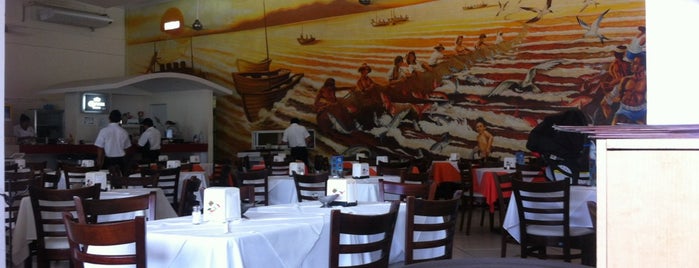 Restaurante Hnos. Hidalgo Carrion is one of Tempat yang Disukai Luis Germán.