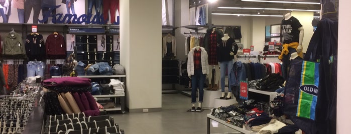 Old Navy is one of Jaymee'nin Beğendiği Mekanlar.