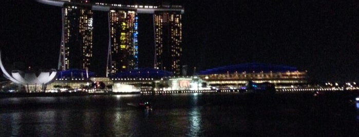 Marina Bay Sands Boardwalk is one of Singapore for friends.