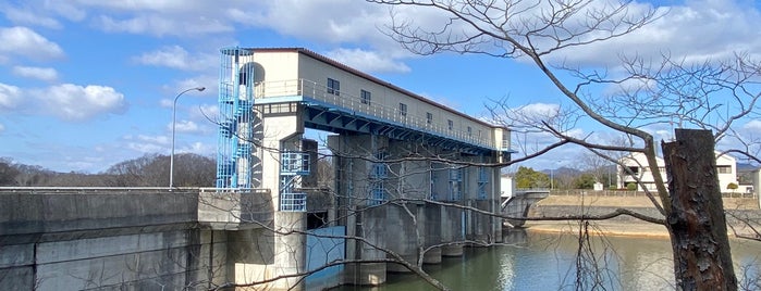 青野ダム is one of ダムカードを配布しているダム（西日本編）.