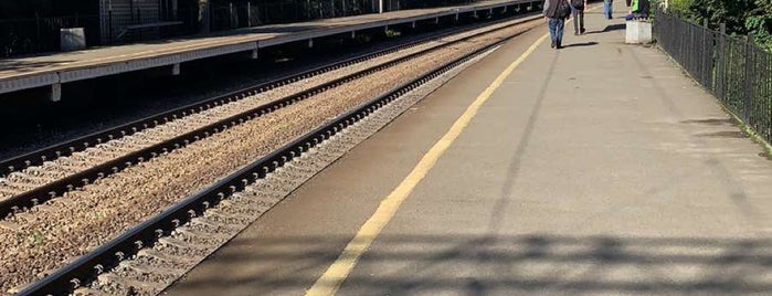 Залізнична платформа «Берестейська» is one of походеньки.