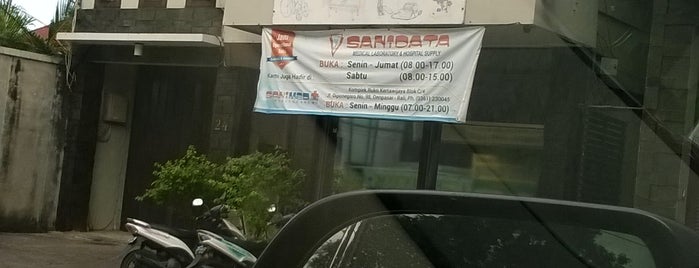 Sanidata is one of Lieux qui ont plu à Ibu Widi.