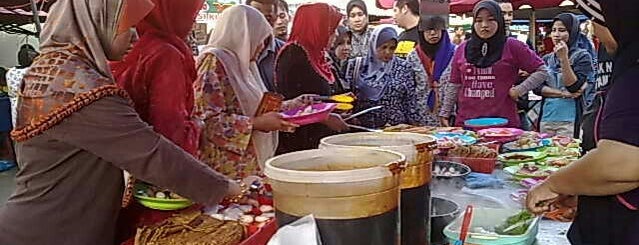 Pasar Malam Tanah Merah (Night Market) is one of @Tanah Merah, Kelantan.