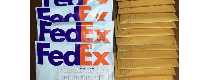 FedEx is one of Para viajar.