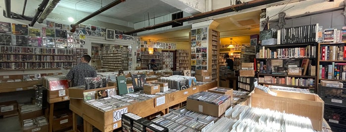 Neptune Music Company is one of Record Stores.