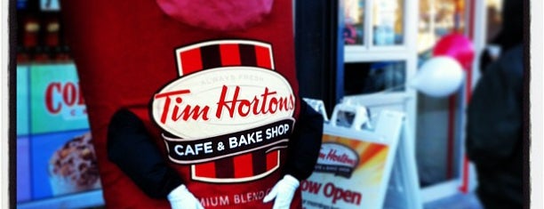 Tim Hortons / Cold Stone Creamery is one of สถานที่ที่บันทึกไว้ของ Robert.