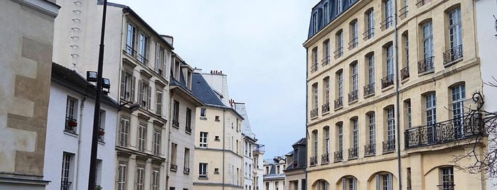 Rue de la Montagne Sainte-Geneviève is one of free Paris places!.