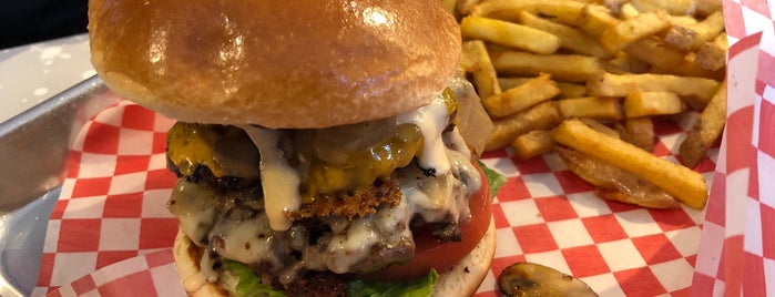 Ozzy's Burger is one of Where to go in Toronto.