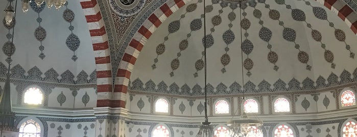 Çağlayan Yeni Camii is one of İstanbul.