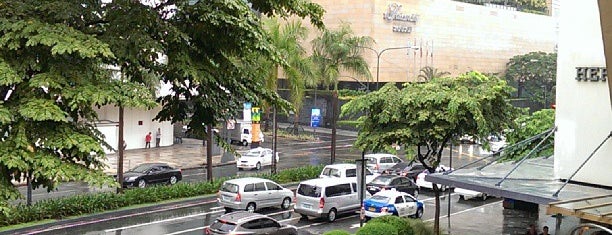 Ayala Center is one of Lieux qui ont plu à Half Pinay.