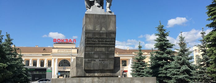 Памятник воинам Уральского добровольческого танкового корпуса is one of Места для прогулок.
