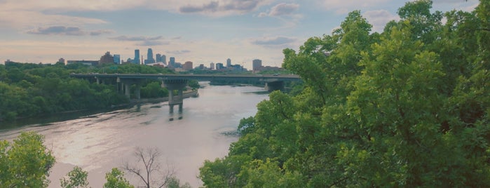 Franklin Avenue Bridge is one of Tempat yang Disukai Alan.